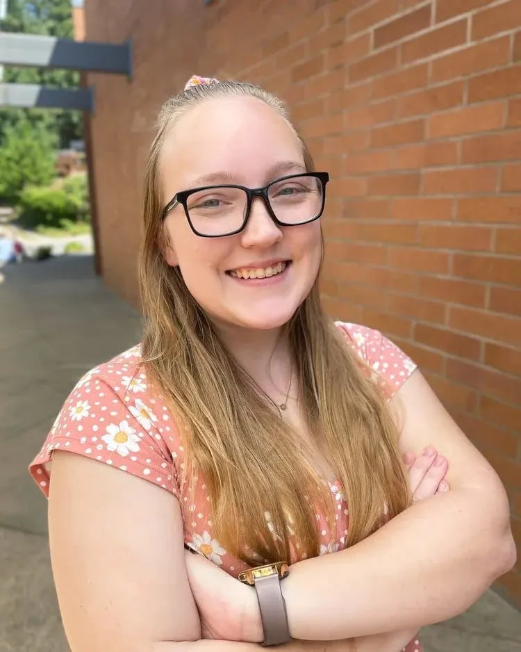 madeline-c-headshot